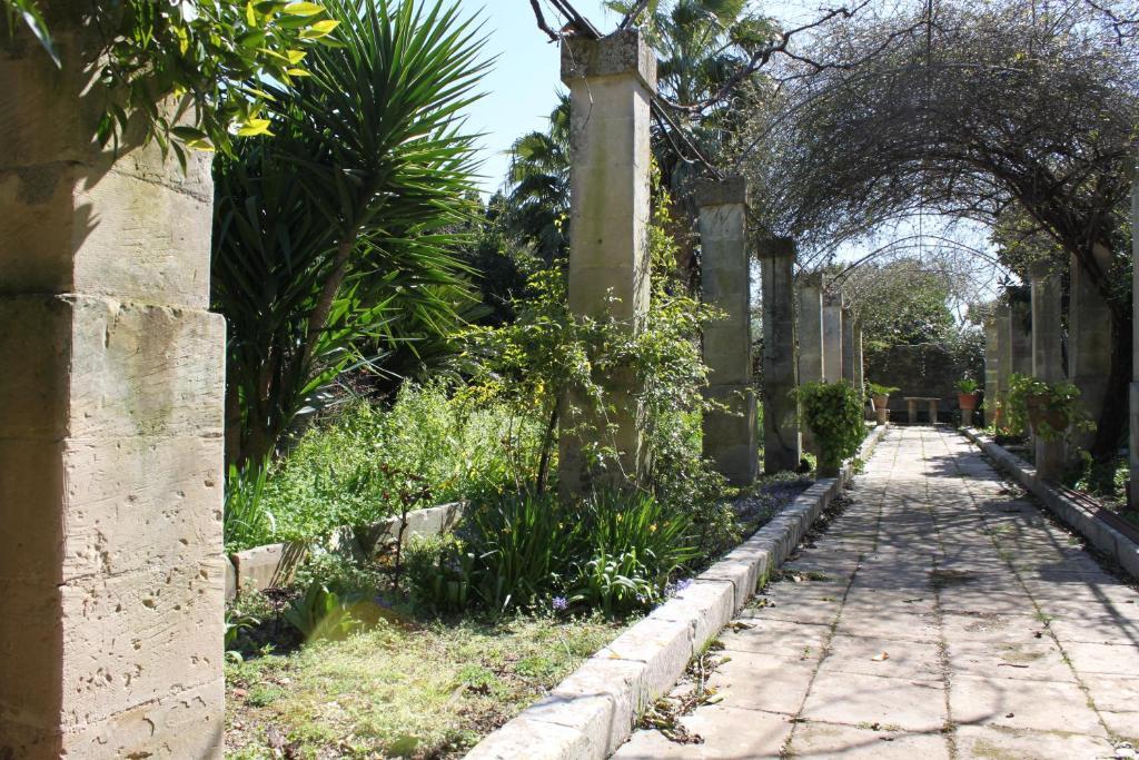 Dimora Storica "Casa Sicuro" Bed and Breakfast Martano Εξωτερικό φωτογραφία