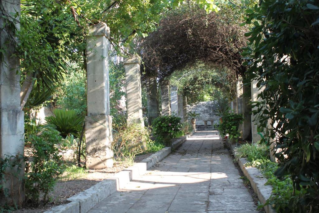 Dimora Storica "Casa Sicuro" Bed and Breakfast Martano Εξωτερικό φωτογραφία